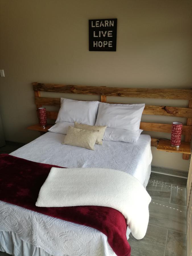 Skylight Lodge Harrismith ภายนอก รูปภาพ